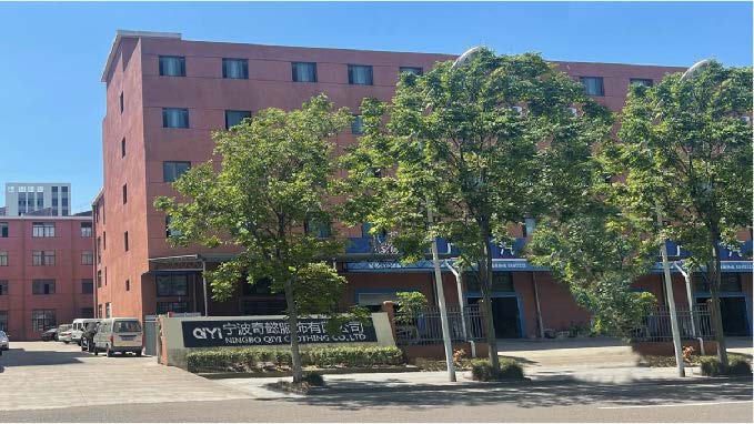 ما الذي يجعل الشركة المصنعة للملابس غير الرسمية والرياضية موثوقة في السوق اليوم